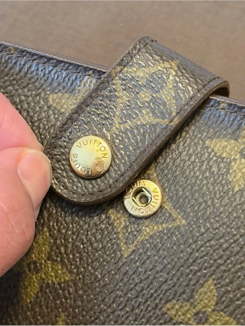 LOUIS VUITTON